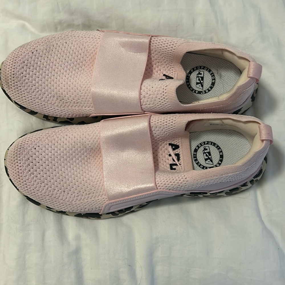 APL Shoe